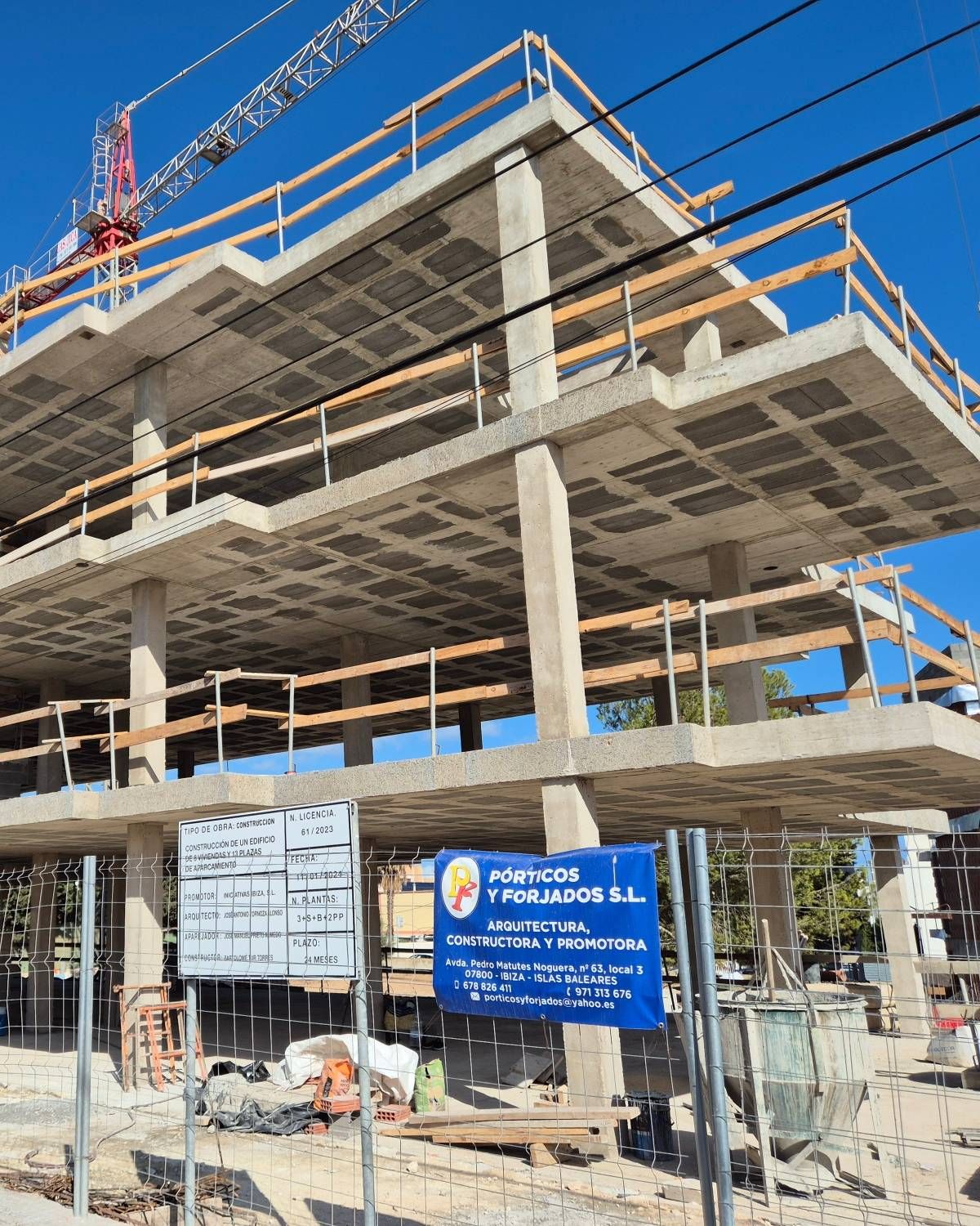 Edificio plurifamiliar en C/Lebrija, Ibiza.
#obranueva #estructuras #hormigonarmado #encofrados #sotano #constructora #constructoraibiza #arquitectura #viviendas #ibizatown #ibiza #forjados #arquitecturatecnica #construction #porticosyforjados