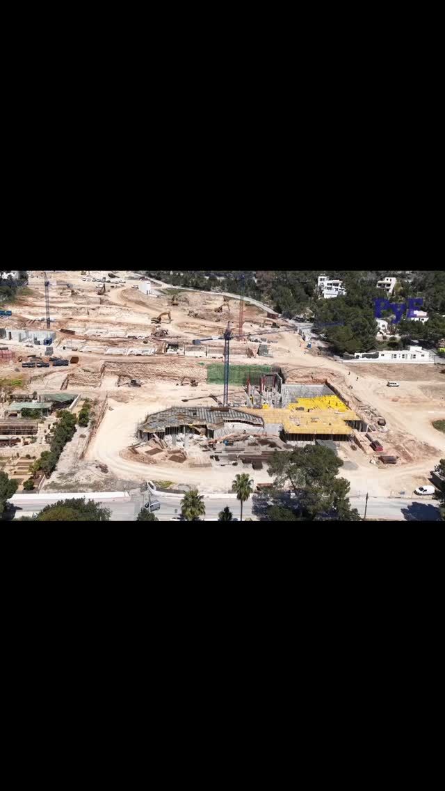 Seguimos avanzando los trabajos de estructura en la reforma y ampliación del complejo hotelero Stella Maris junto con un gran equipo técnico @cqestudio.es y @estudiovila13

Hit we go!!!

#construction #arquitectura #arquitecturatecnica #projectmanager #estructuras #encofrados #hormigonarmado #constructora #ibiza