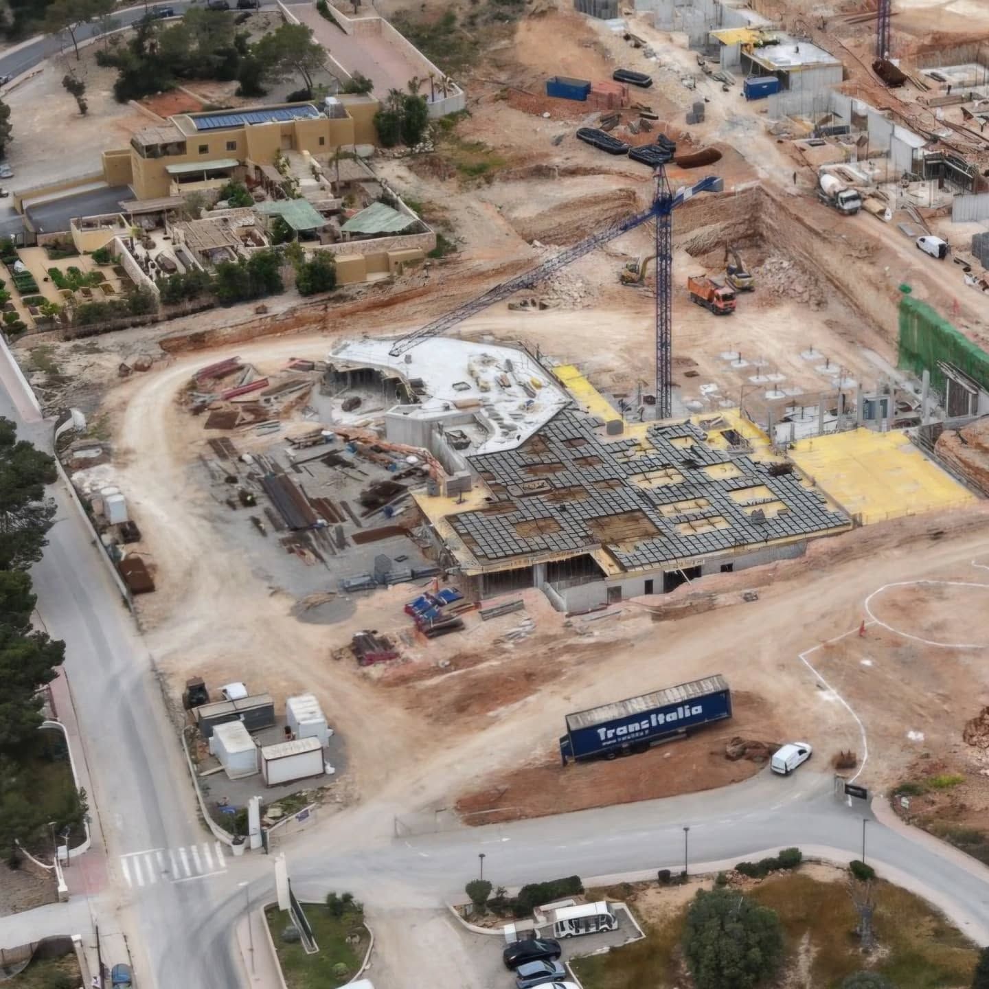 Seguimos avanzando con la estructura del hotel Stella Maris💪
#obranueva #estructuradehormigón #encofrados #construction #building #constructoraibiza #arquitectura #ibiza #porticosyforjados